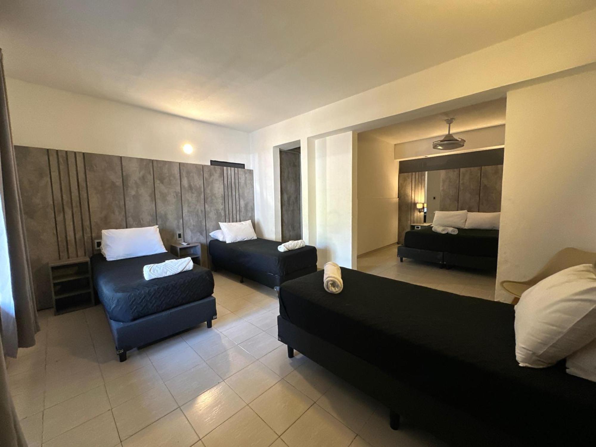Hotel Posada Del Angel Villa Carlos Paz Bagian luar foto